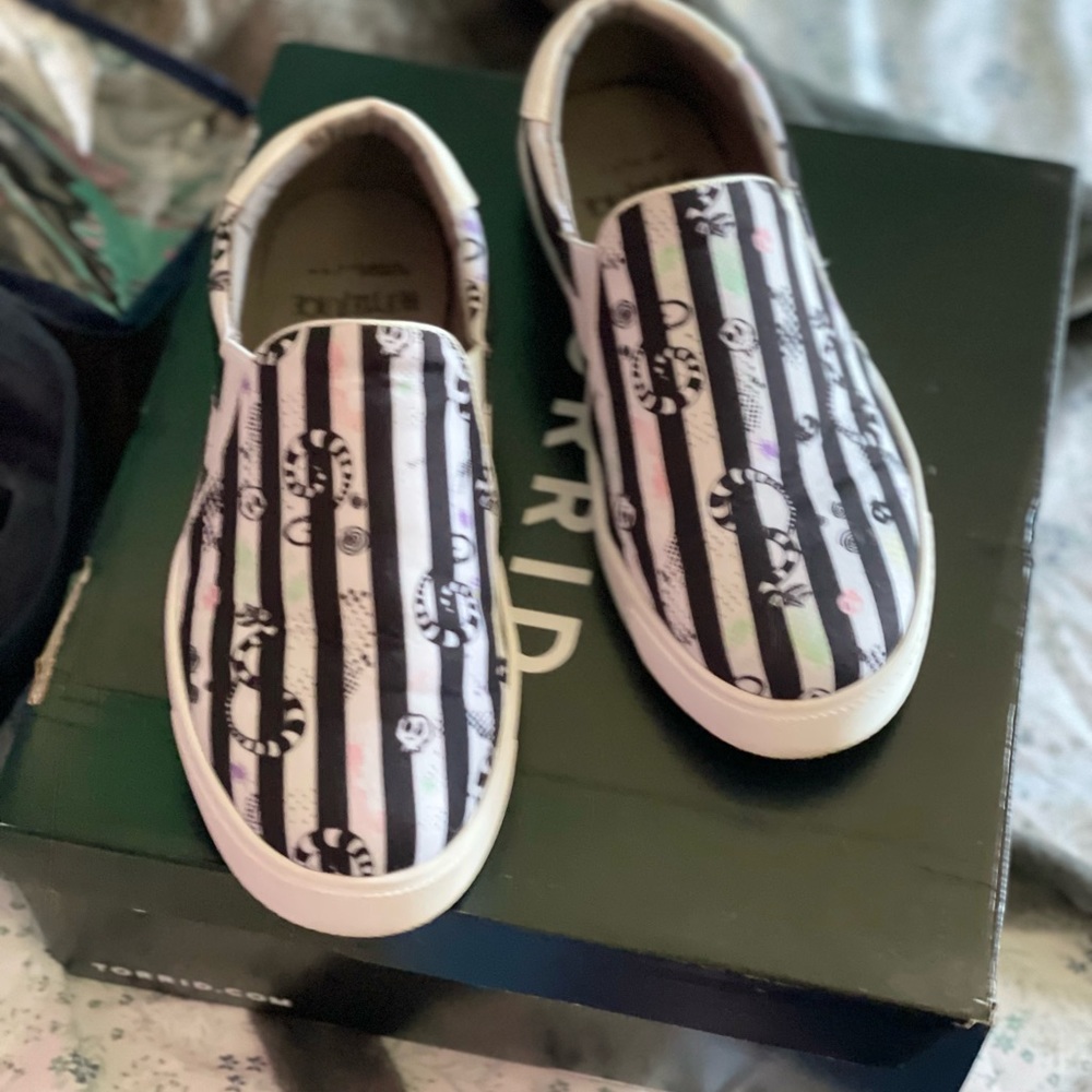 Beetlejuice slip on
